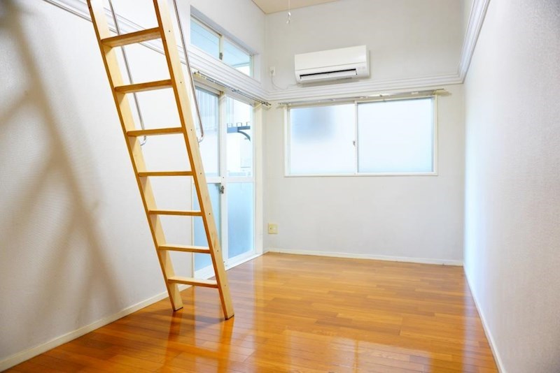 居室・リビング　2面採光の洋室6帖