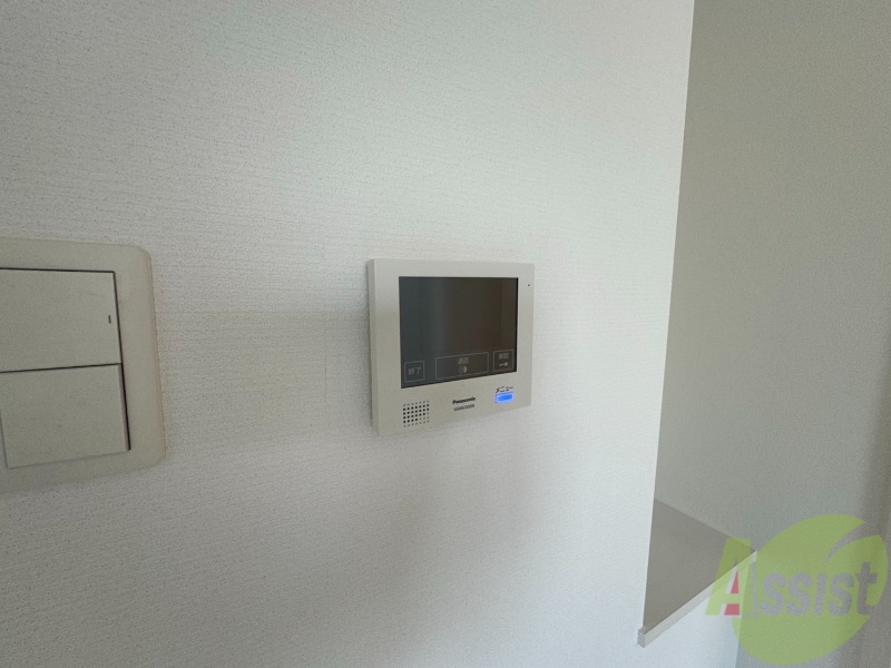 セキュリティ　ＴＶモニター付インターホンです。来客者の顔が見えるので安心！