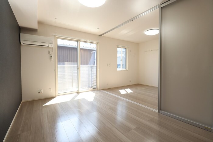 居室・リビング　居間です