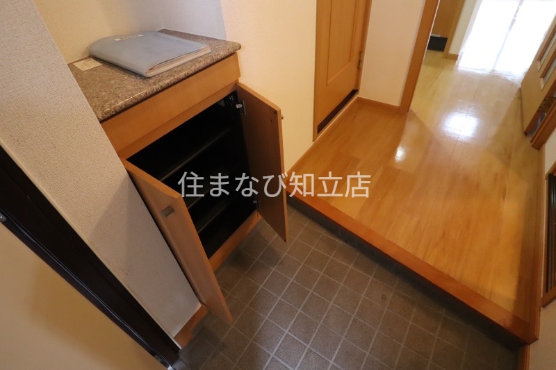玄関　同型別部屋写真