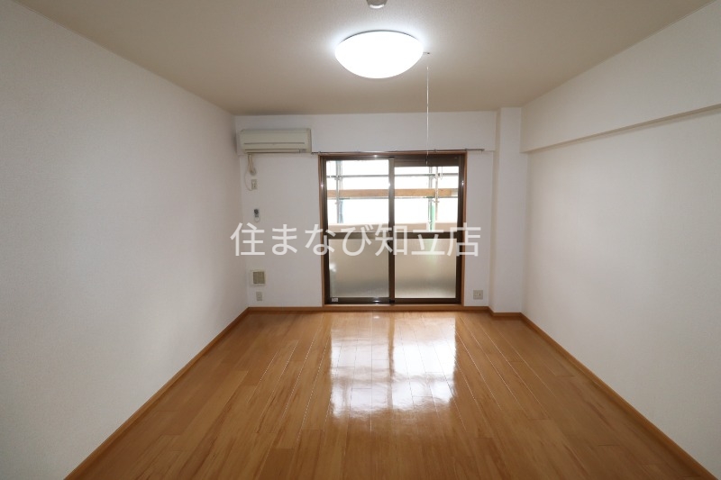 居室・リビング　同型別部屋写真