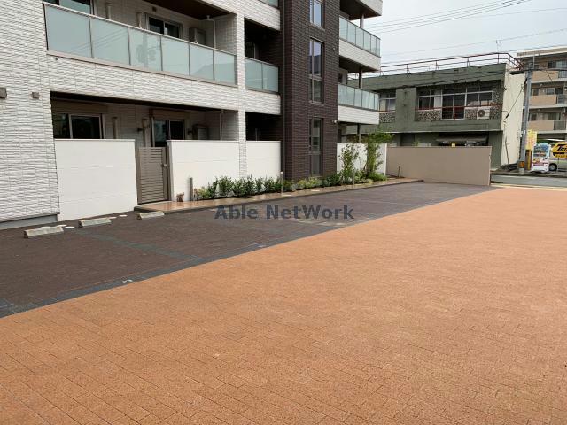 駐車場　駐車場