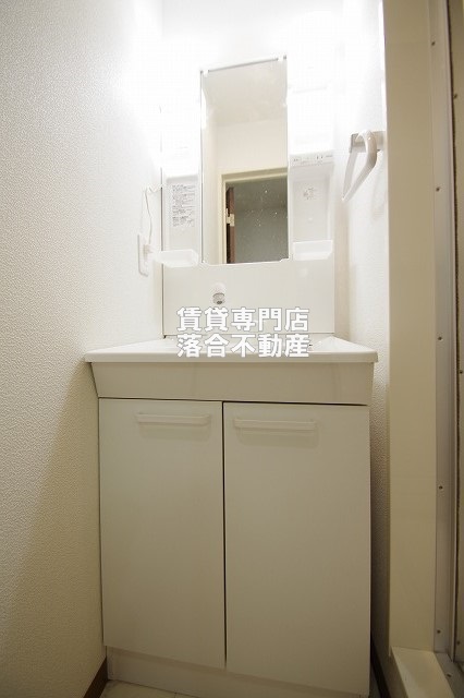 洗面設備　独立洗面化粧台付き