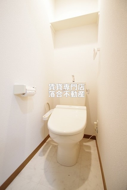 トイレ　ウォシュレット付き
