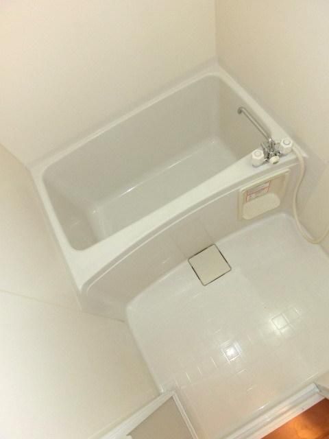 バス・シャワールーム　オフホワイトを基調としたリラックススペース