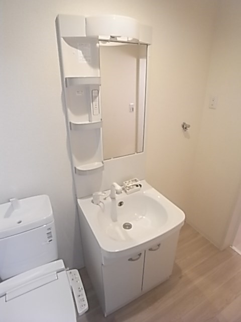 洗面設備　コンパクトで使いやすい洗面所