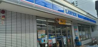 コンビニ　ローソン札幌二十四軒4条北店（コンビニ）まで240m