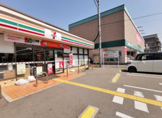 コンビニ　セブンイレブン 藤井寺岡1丁目店（コンビニ）まで270m