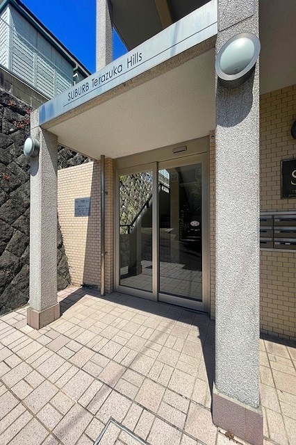 エントランス　毎日通るエントランスはこのようになっています