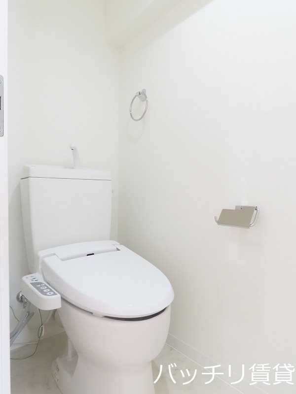 トイレ　画像は別号室の為、現状優先になります。