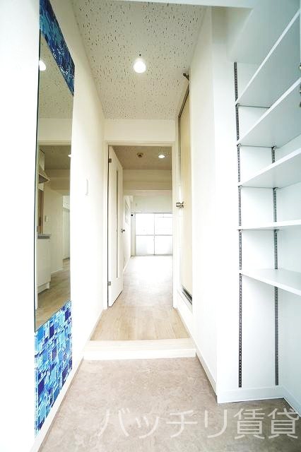 玄関　画像は別号室の為、現状優先になります。