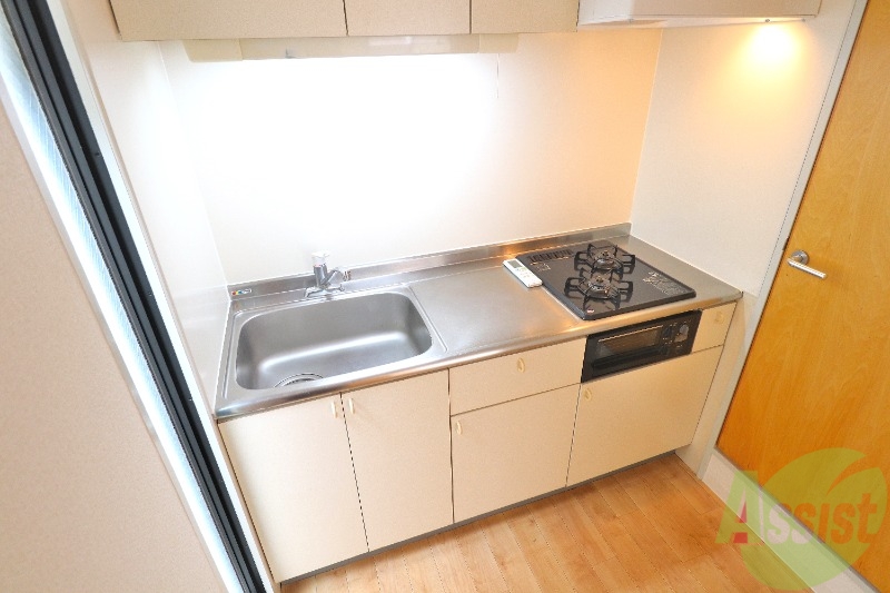 キッチン　収納もたっぷり、鍋もフライパンも収納上手