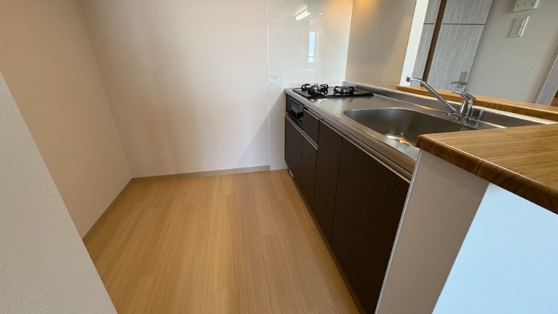 キッチン　広々キッチン