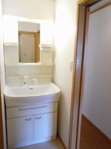 洗面設備　忙しい朝には欠かせない洗面所です