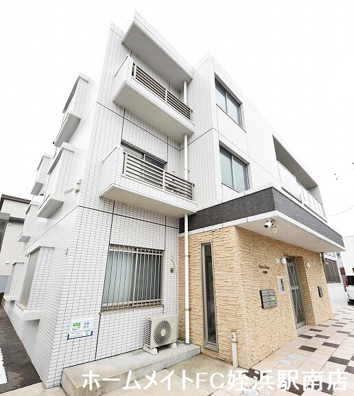 建物外観　★閑静な住宅地の広々2LDK！★