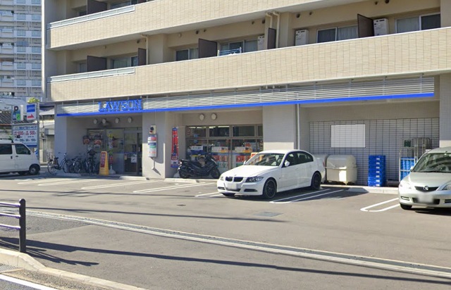 コンビニ　ローソン（コンビニ）まで528m