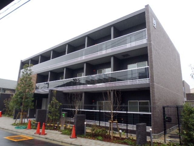 建物外観　2014年築で安心の鉄筋コンマンションです