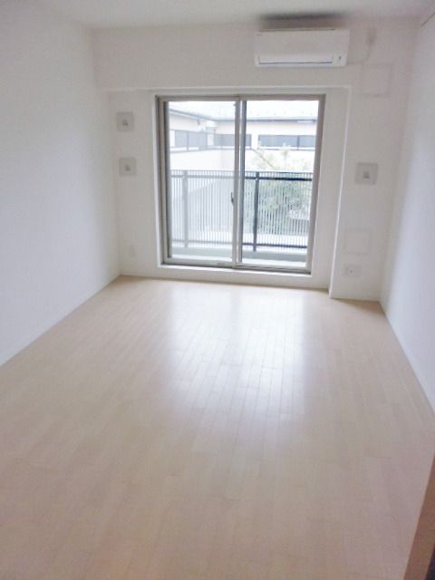 居室・リビング　★ホワイトフローリングのお部屋です★