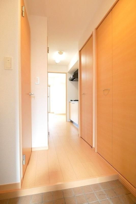 玄関　（別タイプ参考写真）フィース日暮里　荒川区東日暮里3