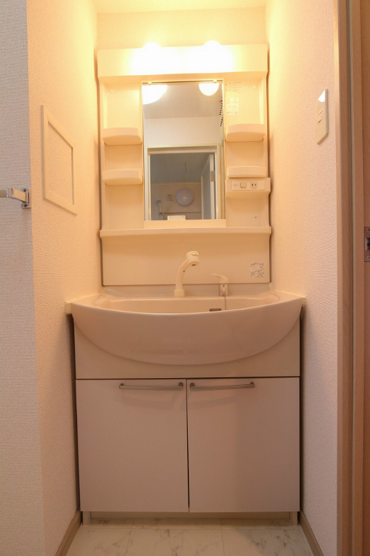洗面設備　シャンプードレッサー　※別号室参考写真