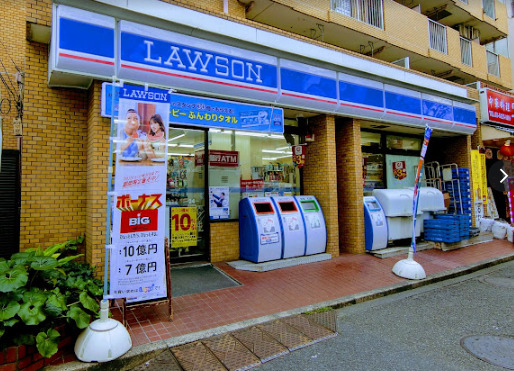 コンビニ　ローソン 大森海岸駅前店（コンビニ）まで138m