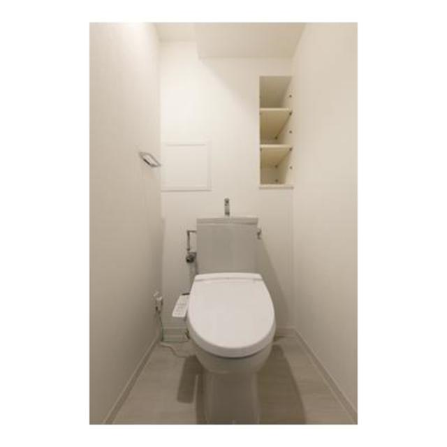 トイレ　※写真は同タイプ住戸です。