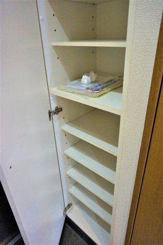 玄関　参考写真（同物件別部屋）