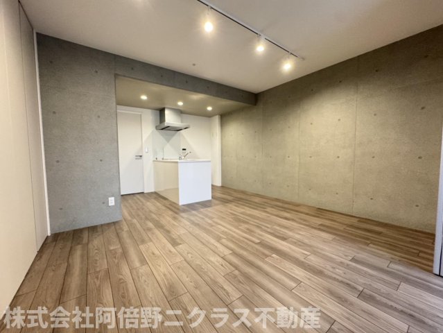 居室・リビング　内装は別部屋の参考写真です。