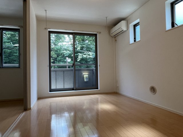 居室・リビング　同建物別室参考写真