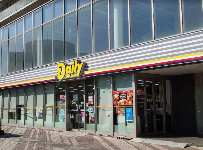 コンビニ　デイリーヤマザキ川崎リヴァリエ店（コンビニ）まで107m