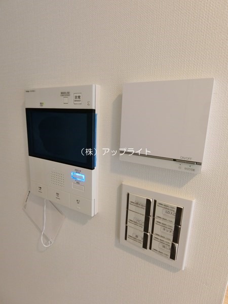 セキュリティ　モニター付インターホン