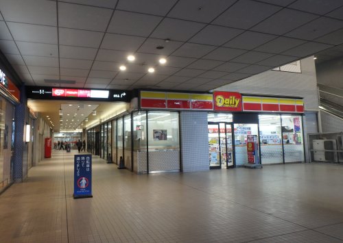 コンビニ　デイリーヤマザキ 大阪ベイタワー店（コンビニ）まで70m