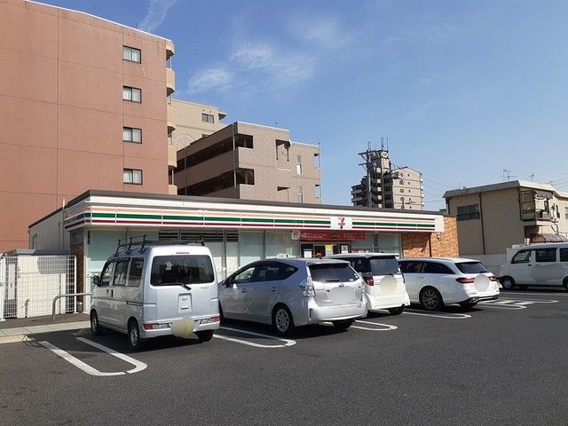 コンビニ　セブンイレブン（コンビニ）まで468m