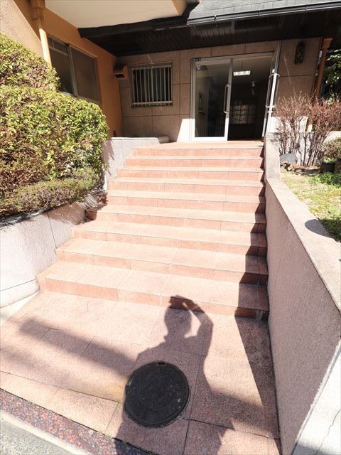 エントランス　明るいエントランス