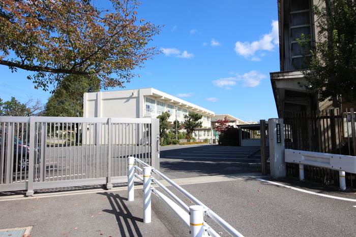 小学校　中山小学校（小学校）まで900m