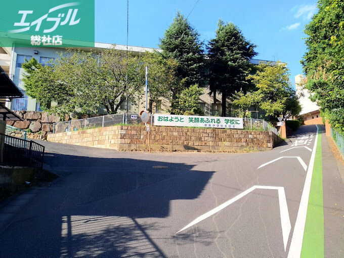 中学校　早島町立早島中学校（中学校）まで1052m