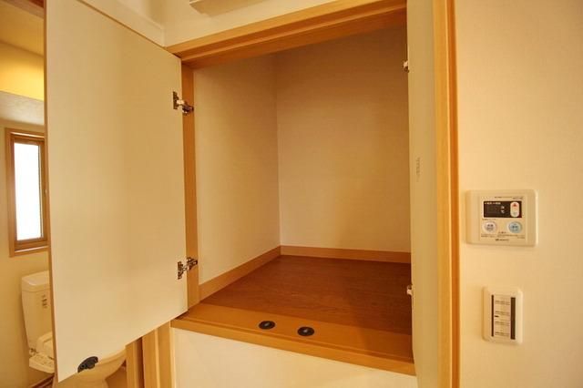 その他設備　★キッチン横にも収納があります★