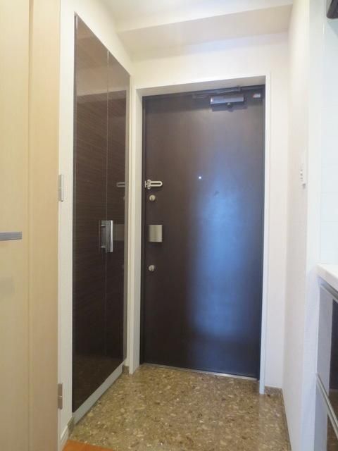 玄関　お部屋探しは株式会社　タウンハウジング　までお気軽にお問合…