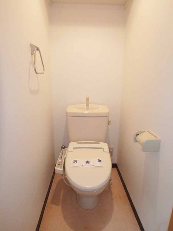 トイレ　ウォシュレット付き！