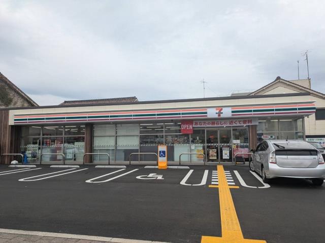 コンビニ　セブンイレブン鳥取市民会館前店（コンビニ）まで591m