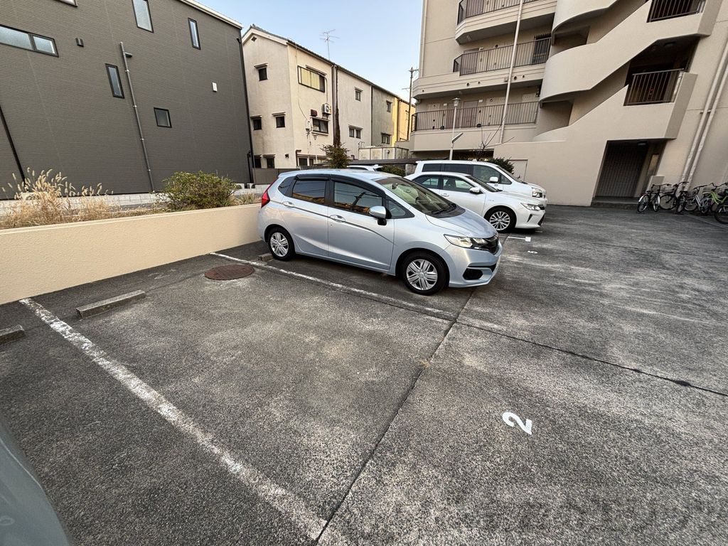 駐車場　駐車場