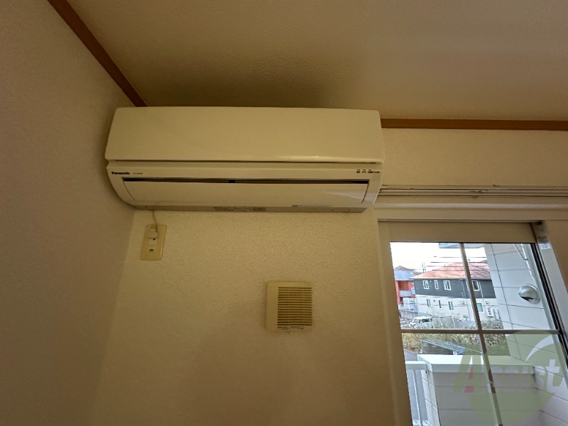 その他設備　エアコンもしっかりついているので寒暖対策ばっちりです。