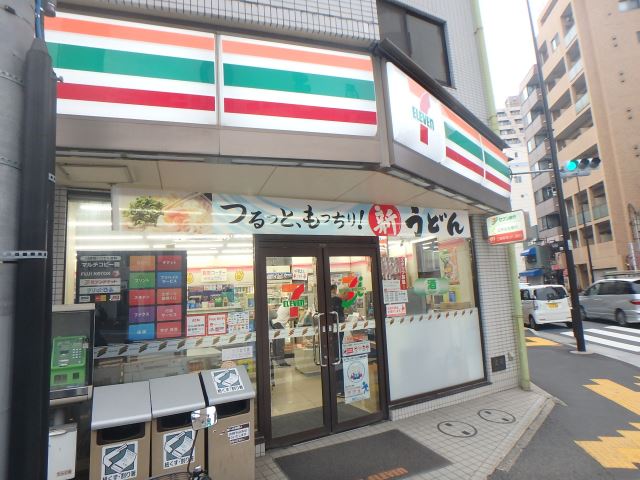 コンビニ　セブンイレブン　荒川尾竹橋店（コンビニ）まで70m