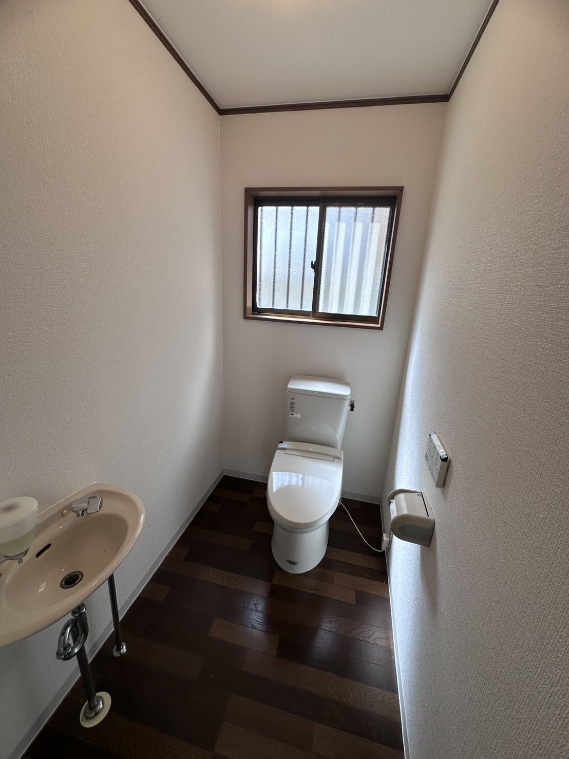鳥羽倉庫付戸建のトイレ写真