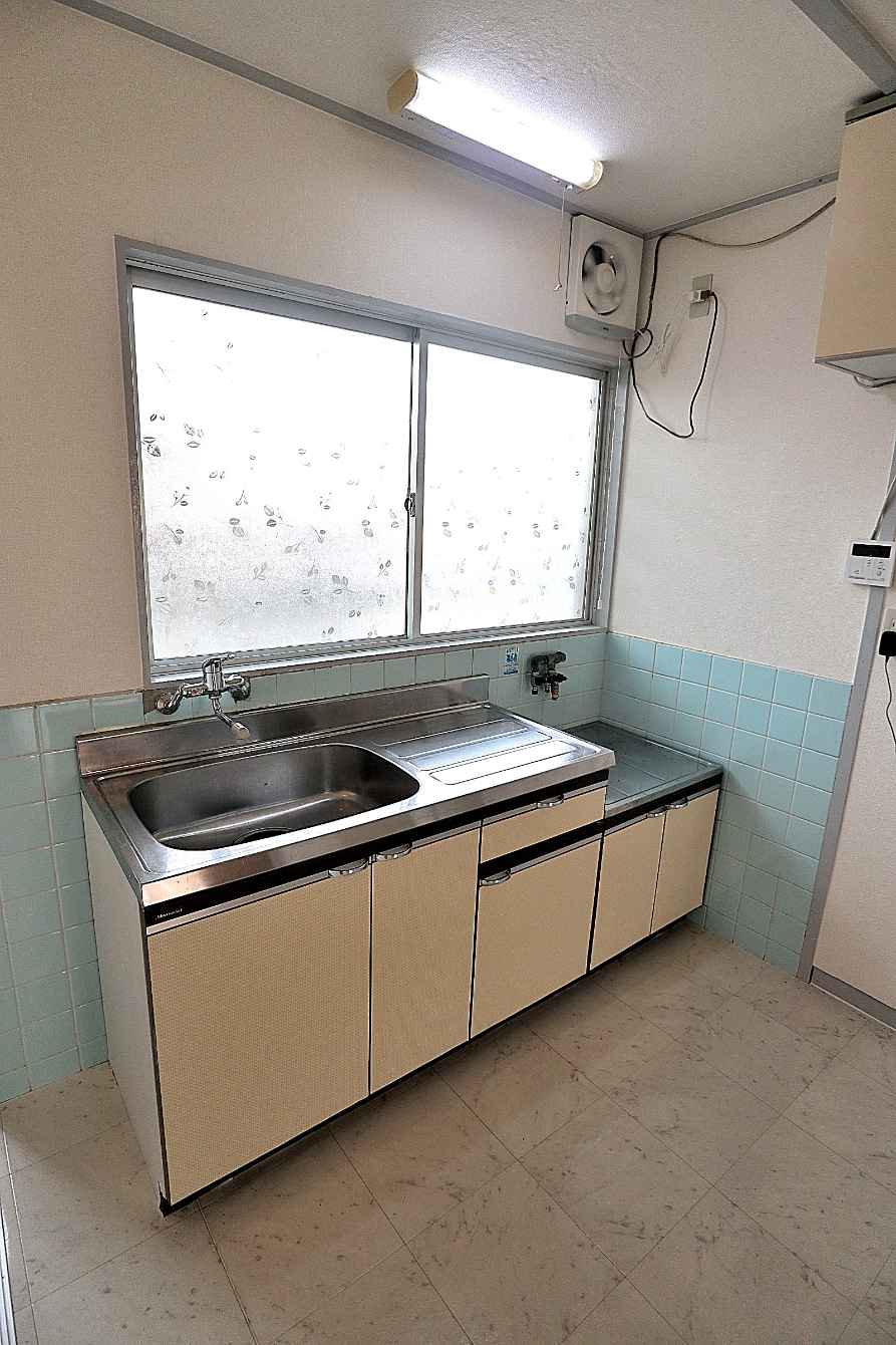 キッチン　同物件、別号室の参考写真です。