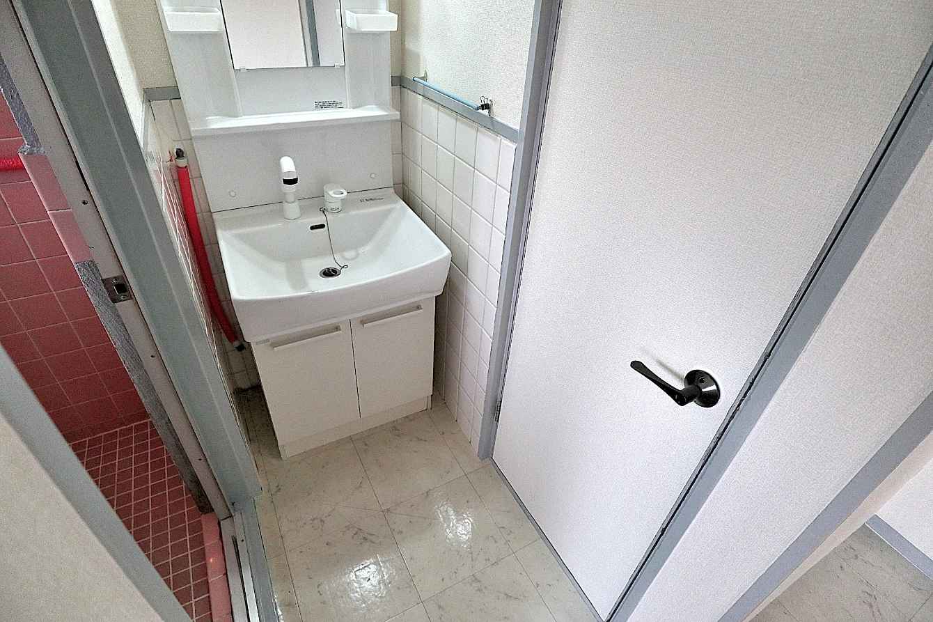 洗面設備　同物件、別号室の参考写真です。
