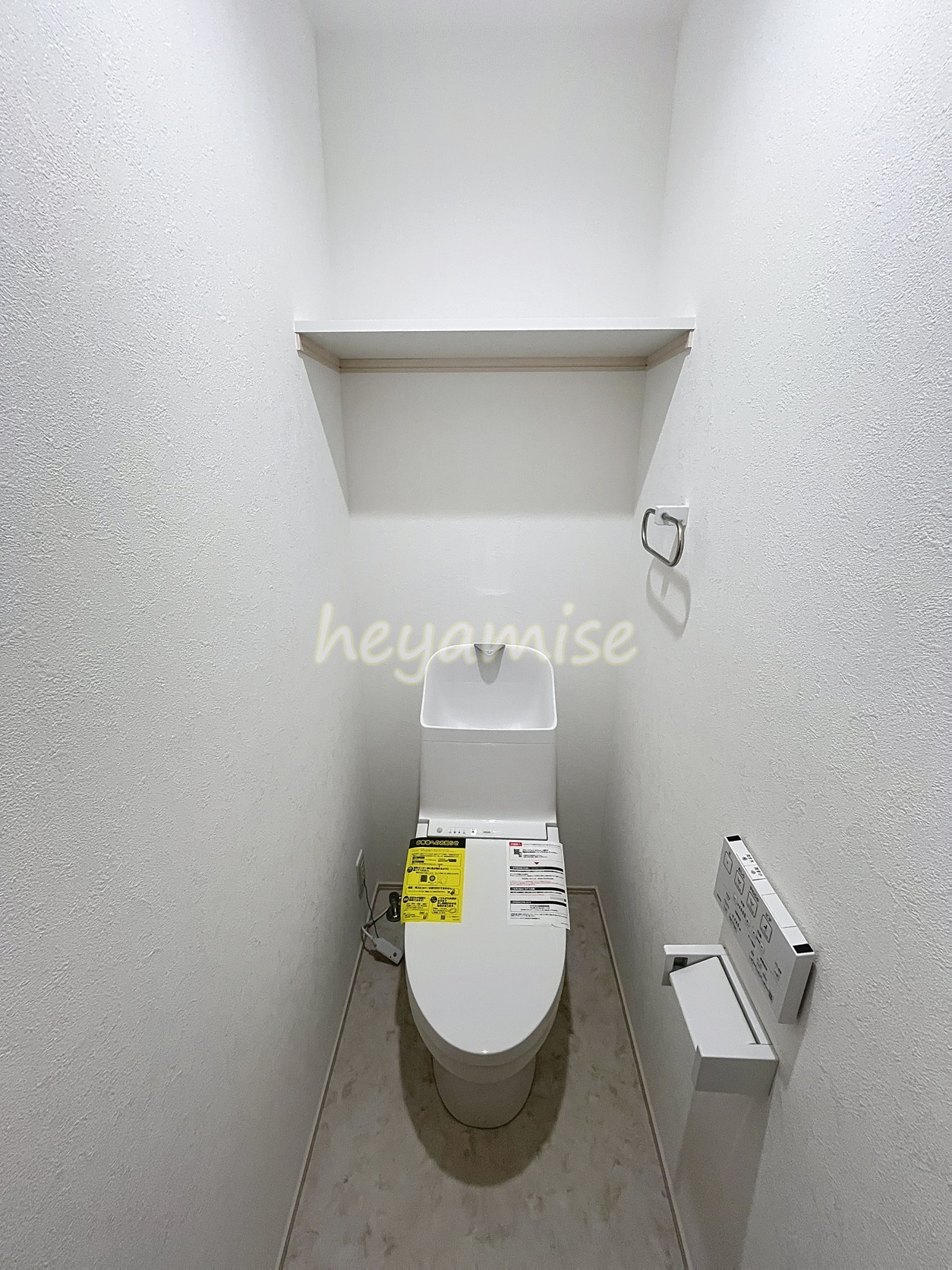 トイレ　※同系型の写真になります。