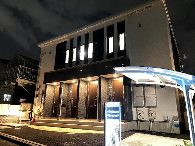 建物外観　外観写真（夜）