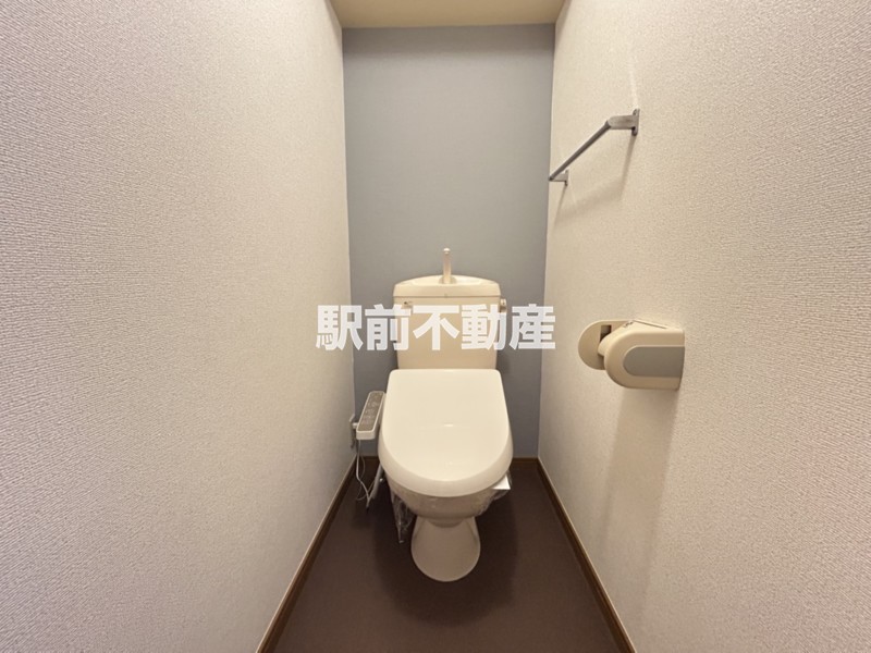 トイレ　収納棚あり！