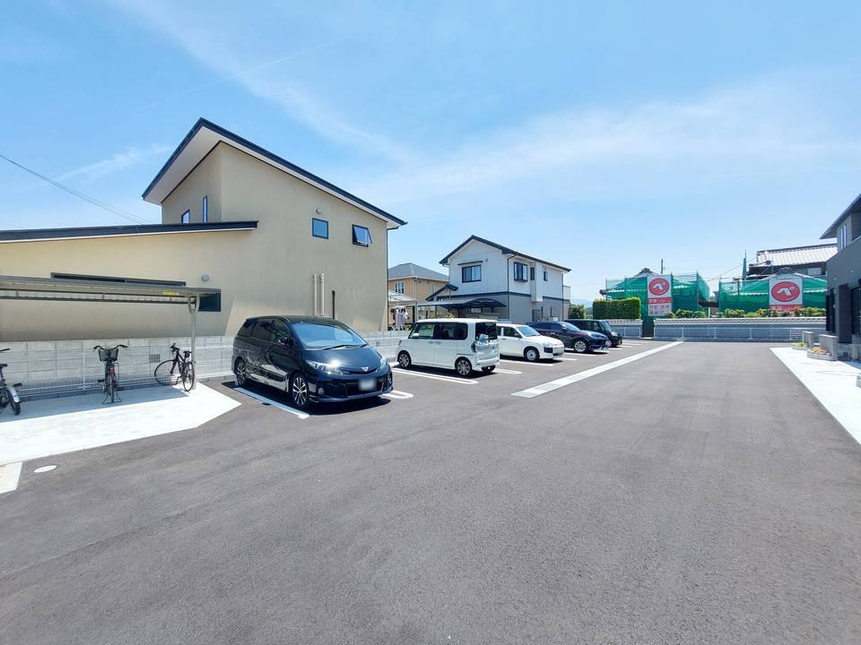駐車場　駐車場